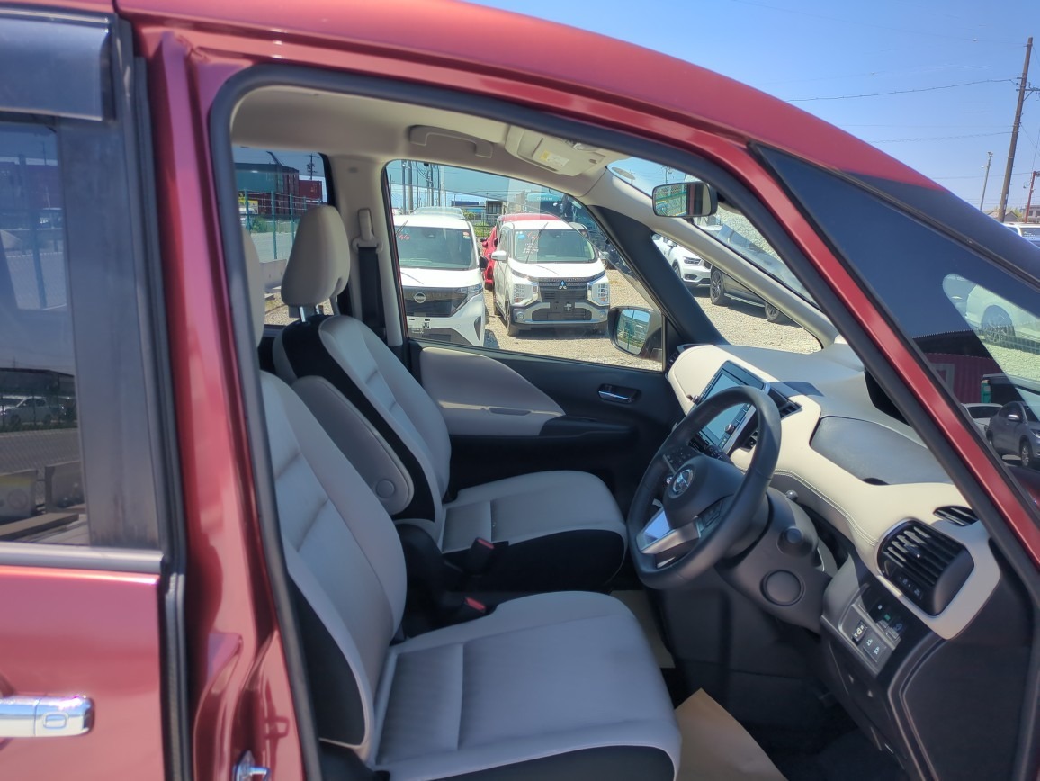 NISSAN SERENA 2018